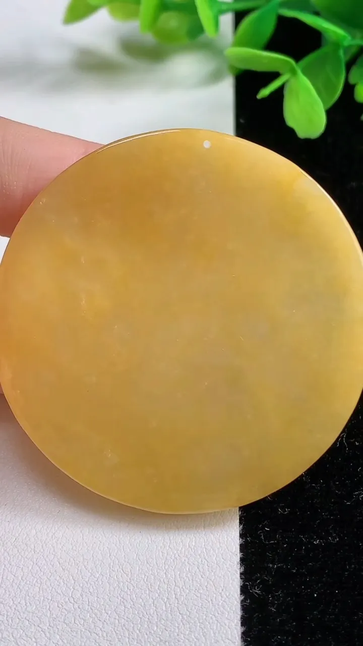 天然A货翡翠圆珠手串，尺寸9.6-20颗，重量:31.38g11月3日
工厂直销收藏佳品,种好水足，色泽均匀，有种有色，上手高大气！