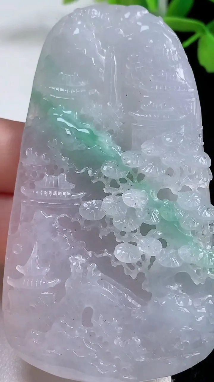 天然A货翡翠山水牌吊坠，尺寸77.2-41.8-11，重量:54.26g
11月3日