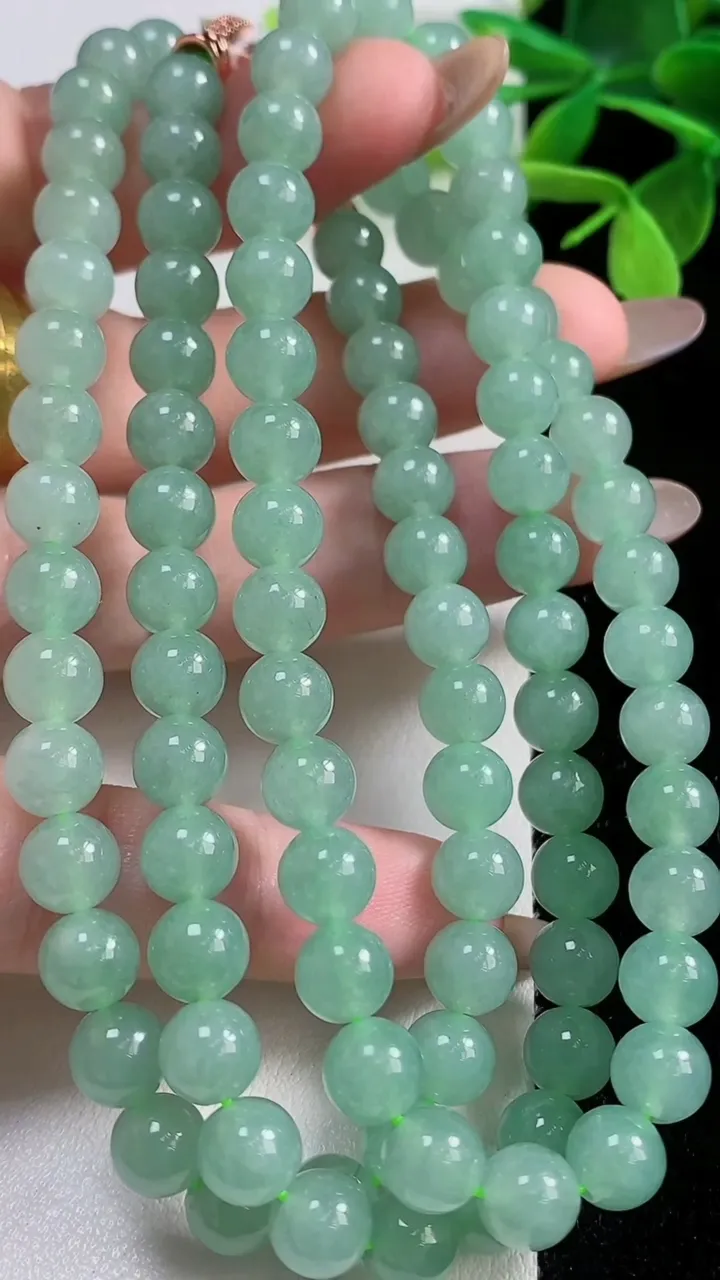 天然A货翡翠圆珠项链，尺寸7-98颗，重量:58.53g
11月3日
