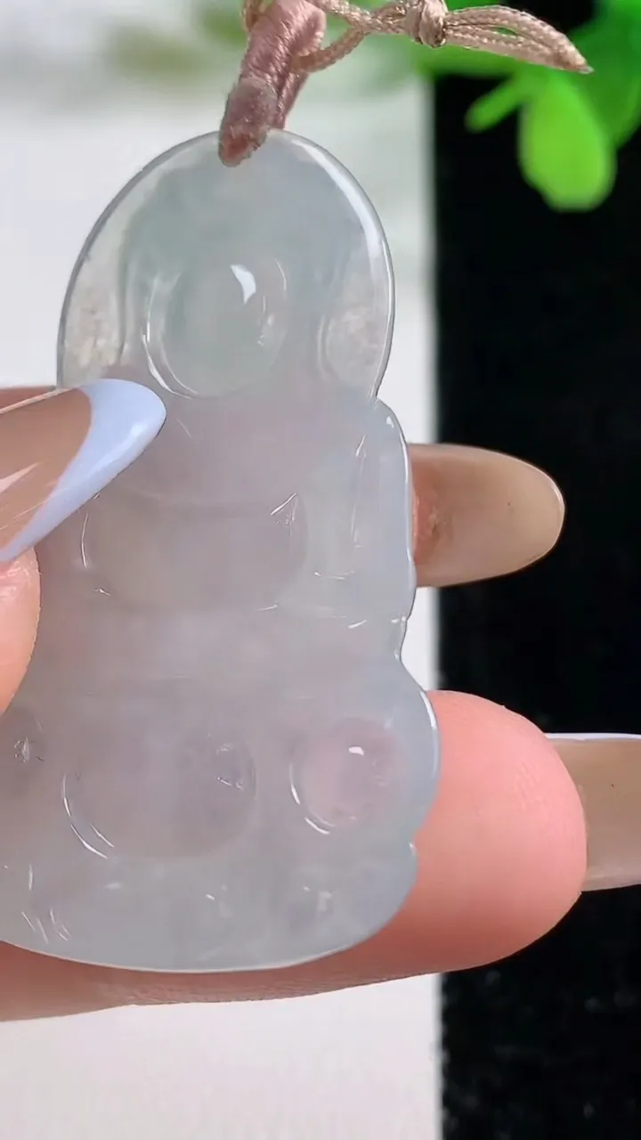 天然A货翡翠观音菩萨吊坠，尺寸41.5-25-5.2，重量:9.76g
11月3日