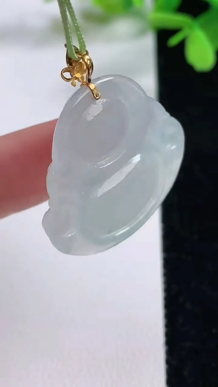 天然A货翡翠种飘花佛公吊坠，尺寸27.8-31.3-5.8，重量:7.72g
11月3日