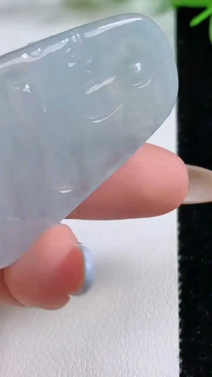 天然A货翡翠虚空藏菩萨吊坠，尺寸49.8-29.8-5.6，重量:19.39g
11月3日