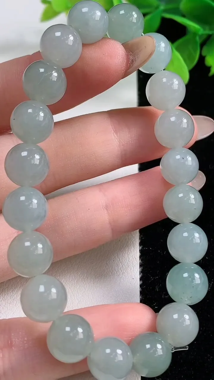 天然A货翡翠圆珠手串，尺寸9.8-20颗，重量:29.29g11月3日
工厂直销收藏佳品,种好水足，