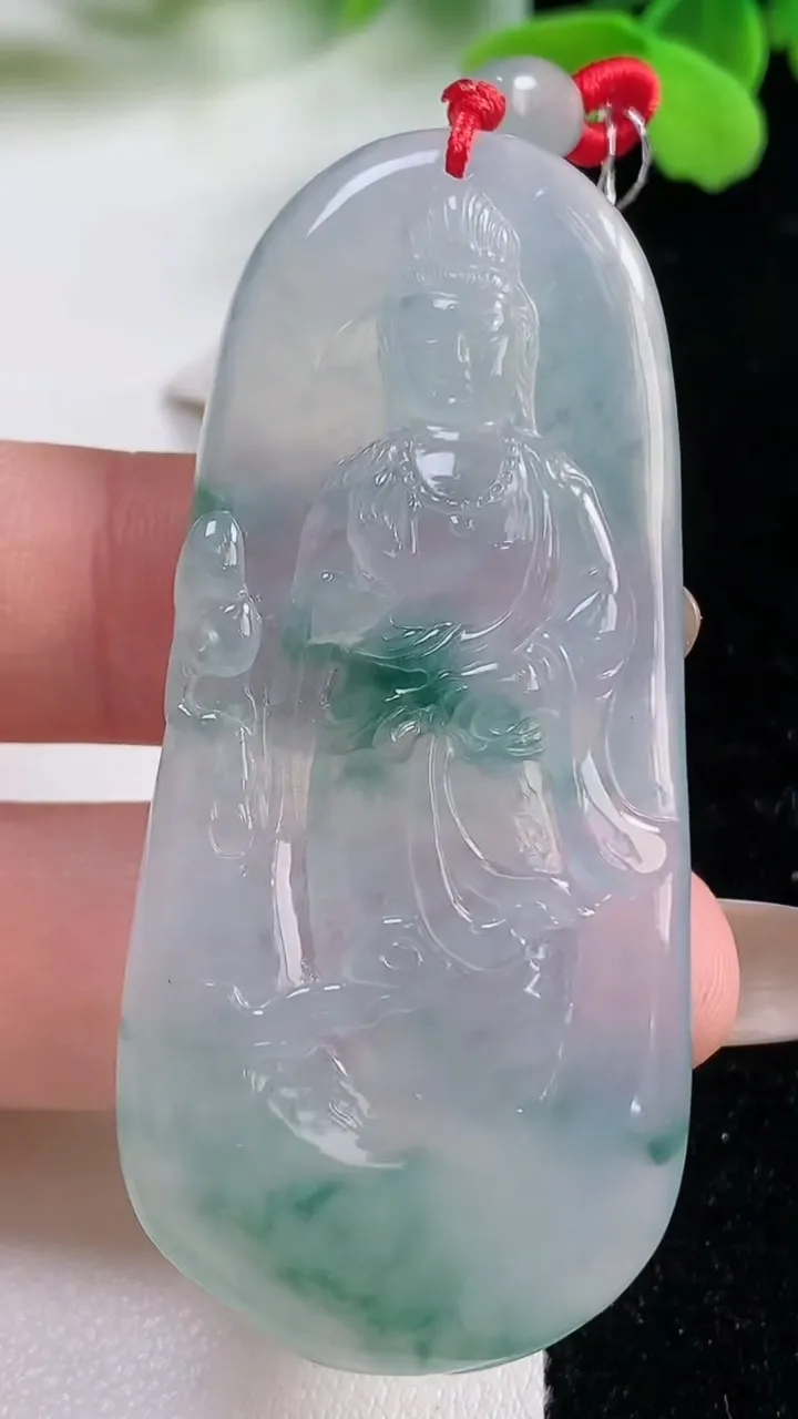 天然A货翡翠种飘花观音菩萨吊坠，尺寸60.7-27.4-6.2，重量:21.46g
11月3日
