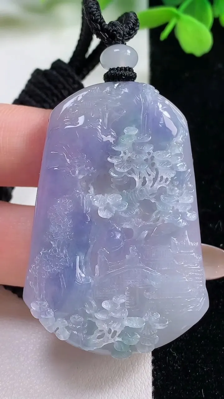 天然A货翡翠种紫罗兰山水牌吊坠，尺寸51.4-33-7.8，重量:31.56g
11月3日