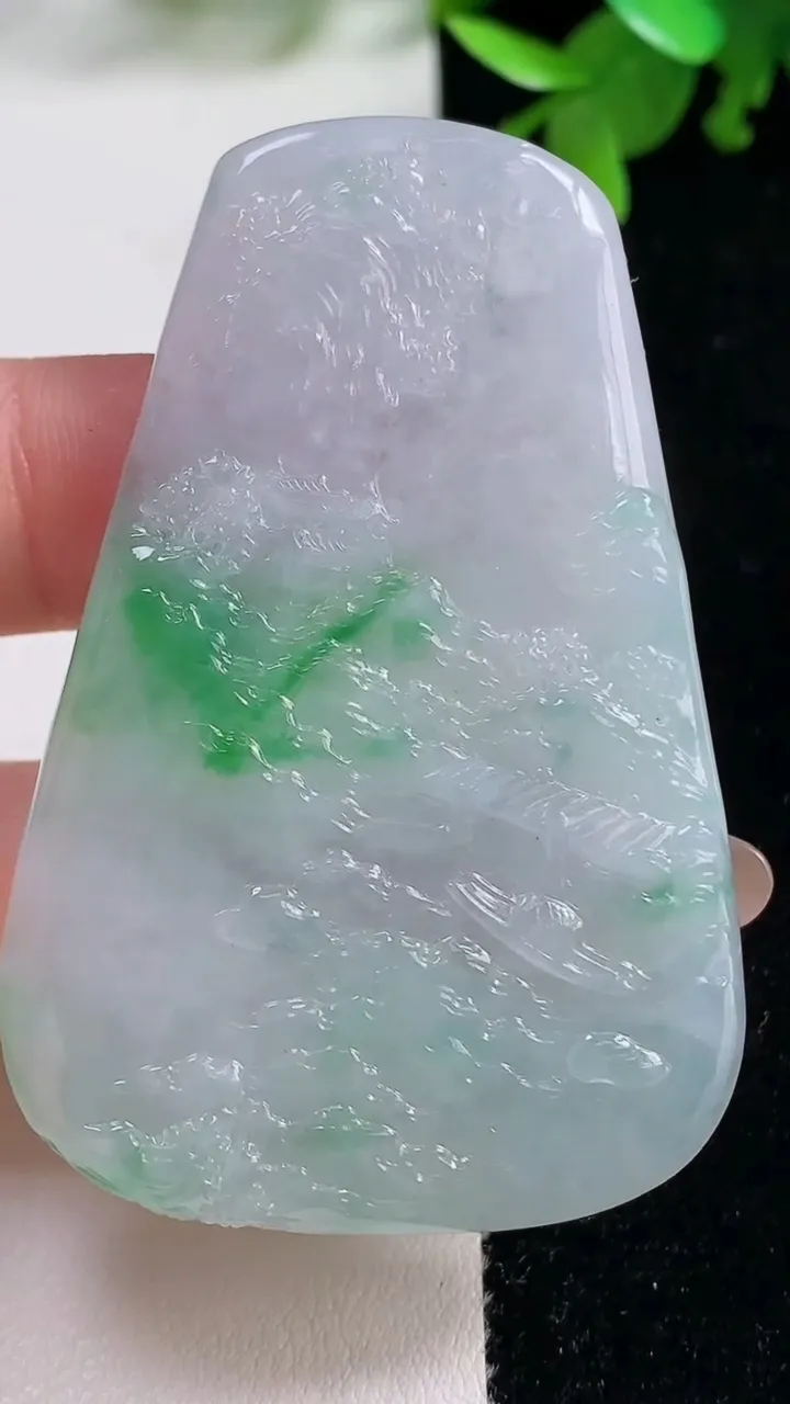 天然A货翡翠山水牌吊坠，尺寸60.5-40.2-5.8，重量:29.26g
11月4日