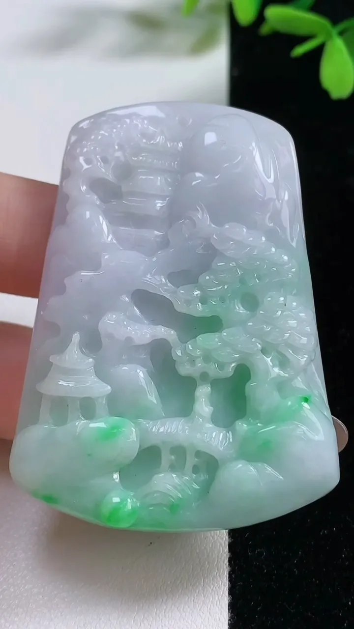 天然A货翡翠山水牌吊坠，尺寸58-42-7.8，重:37.02g
11月4日