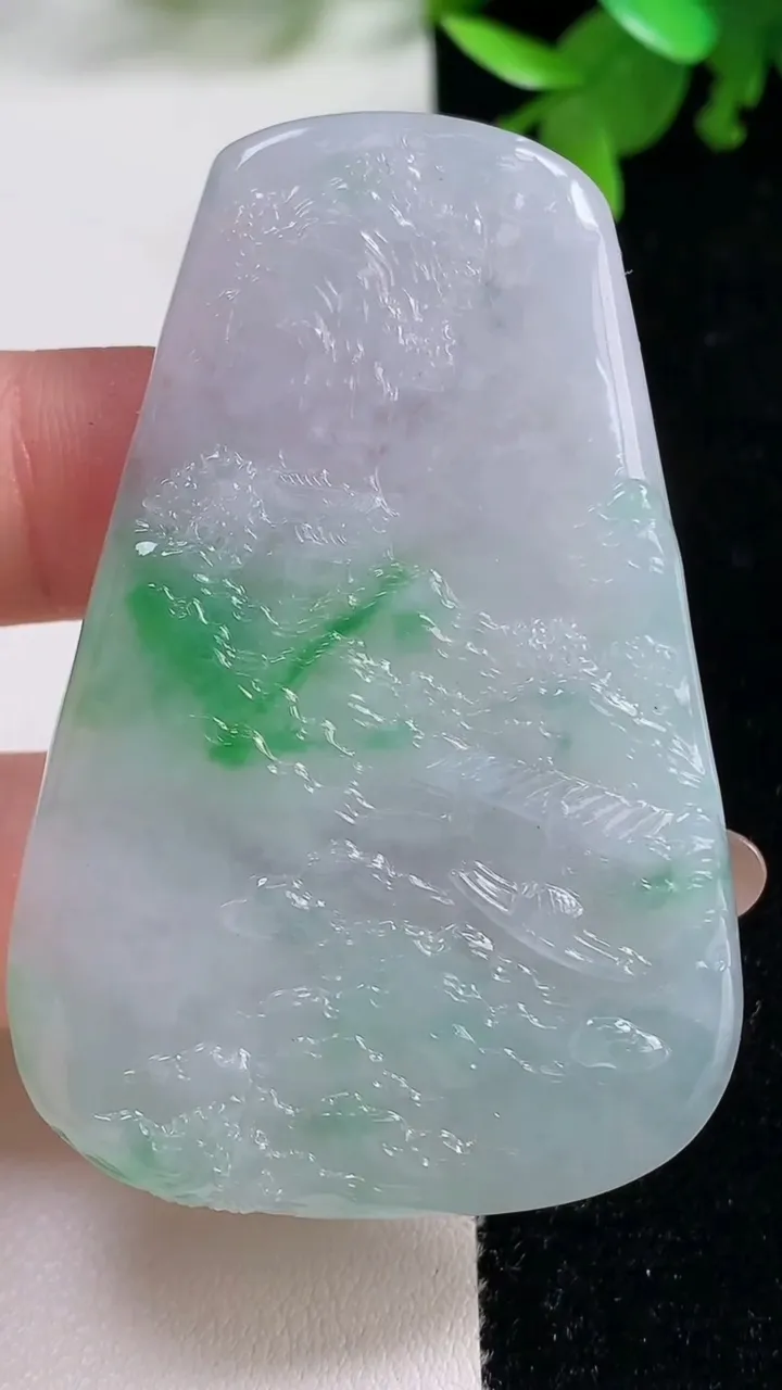 天然A货翡翠山水牌吊坠，尺寸60.5-40.2-5.8，重量:29.26g
11月4日