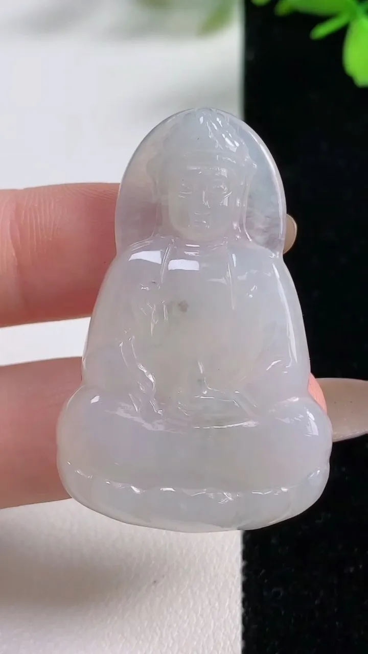 天然A货翡翠飘花观音菩萨吊坠，尺寸45-29-4.6，重:10.37g
11月4日