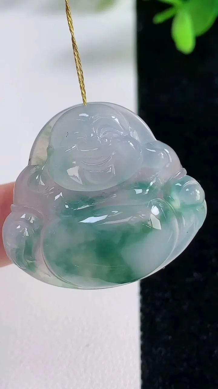 天然A货翡翠冰种飘花佛公吊坠，尺寸29.3-32.6-6，重量:9.04g
11月4日