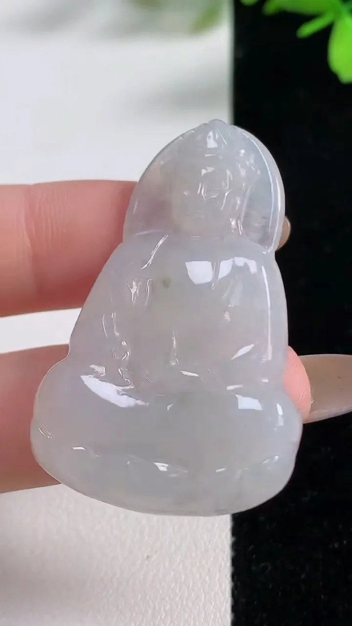 天然A货翡翠飘花观音菩萨吊坠，尺寸45-29-4.6，重:10.37g
11月4日