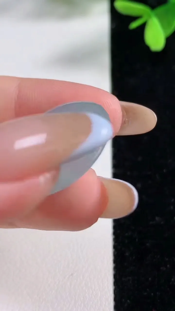 天然A货翡翠平安扣吊坠，尺寸24.3-5.2，重量:6.72g
11月4日