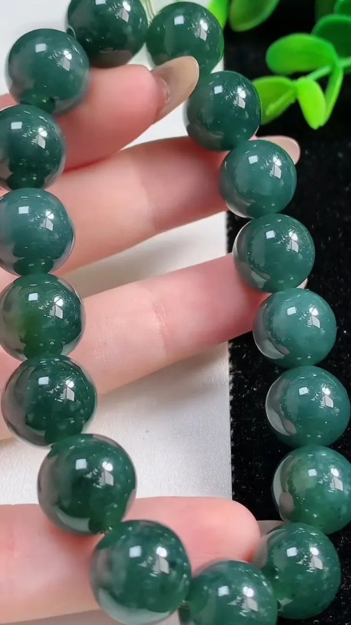 天然A货翡翠货蓝水圆珠手串，尺寸12.5，重:57.27g11月4日
工厂直销收藏佳品,种好水足，色