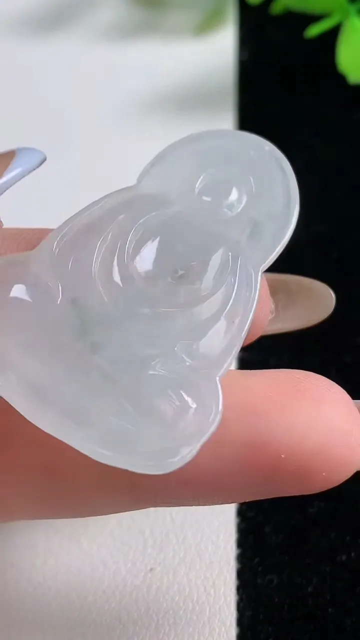 天然A货翡翠飘花观音菩萨吊坠，尺寸45-29-4.6，重:10.37g
11月4日