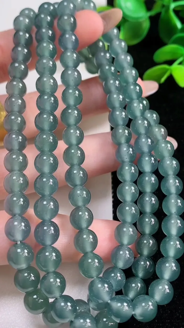 天然A货翡翠货蓝水圆珠项链108颗，尺寸7，重:63.08g11月4日
工厂直销收藏佳品,种好水足，色泽均匀，有种有色，上手高大气！
