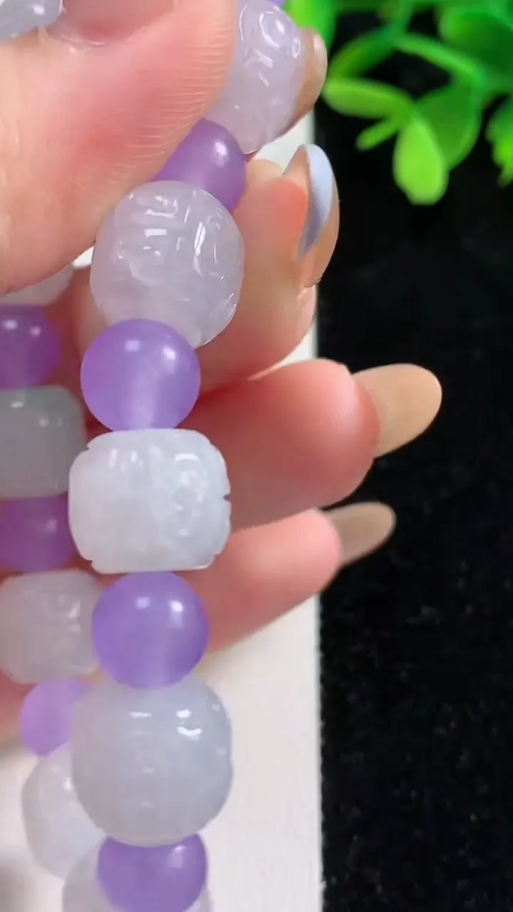 天然A货翡翠路路通手串，尺寸11-10-11颗，重量:36.01g11月4日
工厂直销收藏佳品,种好水足，色泽均匀，有种有色，上手高大气！