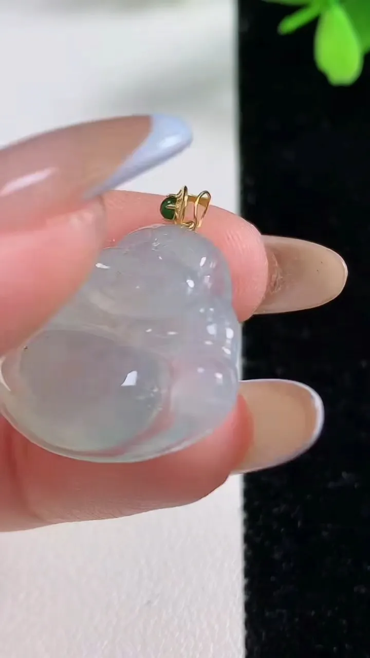 天然A货翡翠佛公吊坠，尺寸23.4-29-4.8，重量:4.95g
11月4日