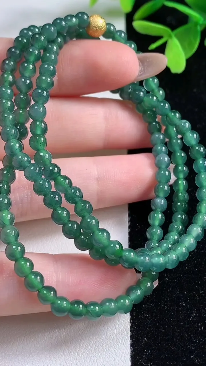 天然A货翡翠小米珠项链，尺寸4-132颗，重量:19.67g11月4日
工厂直销收藏佳品,种好水足，