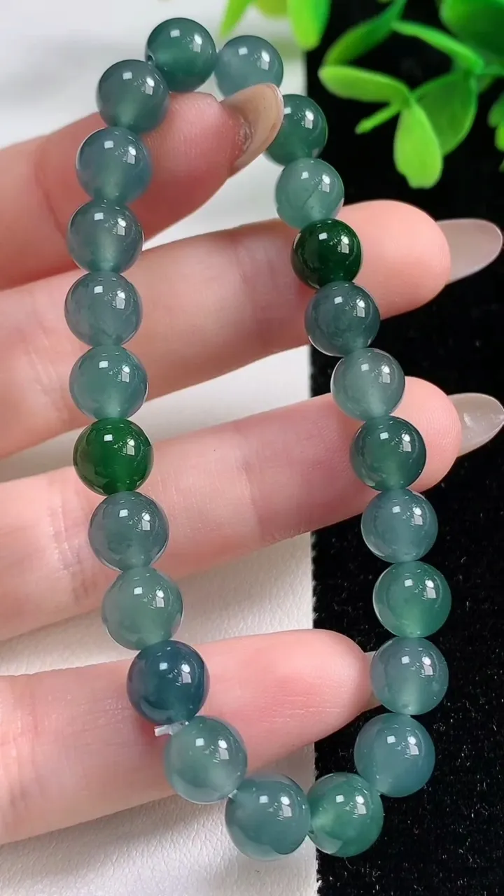 天然A货翡翠圆珠手串，尺寸7.2-24颗，重量:19.21g11月4日
工厂直销收藏佳品,种好水足，