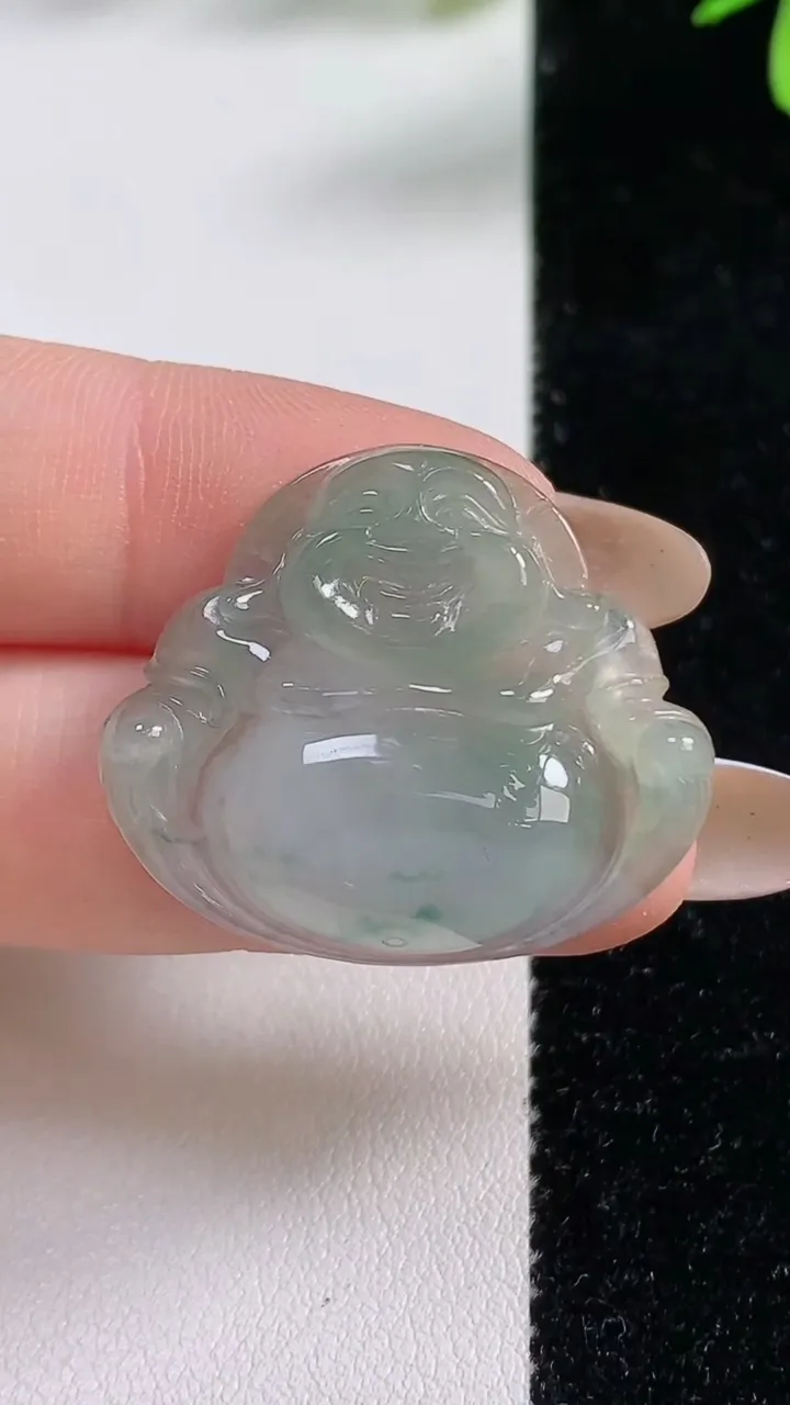 天然A货翡翠冰种飘花佛公吊坠，尺寸26-30.5-6，重:6.30g
11月4日