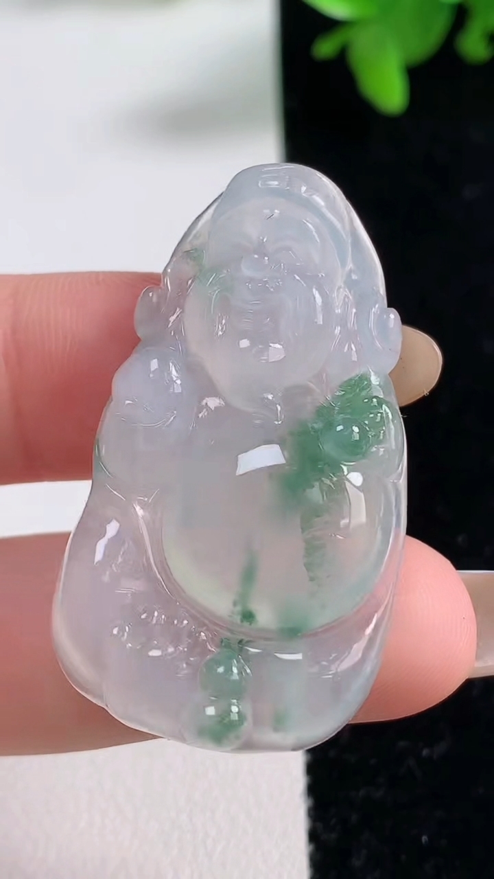 天然A货翡翠冰种飘花财神爷吊坠，尺寸40.6-22.8-6.2，重量:9.67g
11月4日