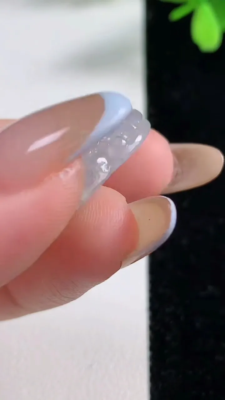 天然A货翡翠财神爷吊坠，尺寸28-17.6-5，重量:4.89g
11月4日