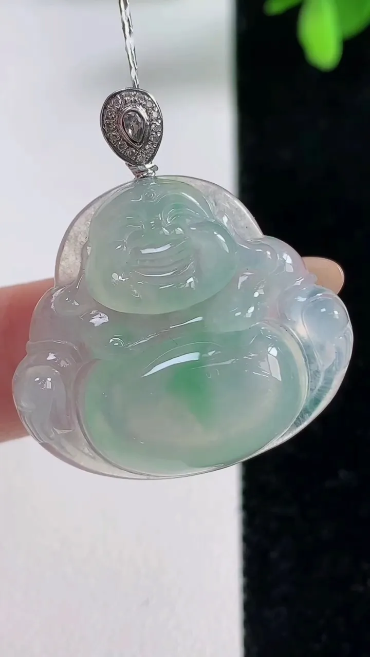 天然A货翡翠佛公吊坠，尺寸25-28.4-5.7，重量:6.57g
11月4日
