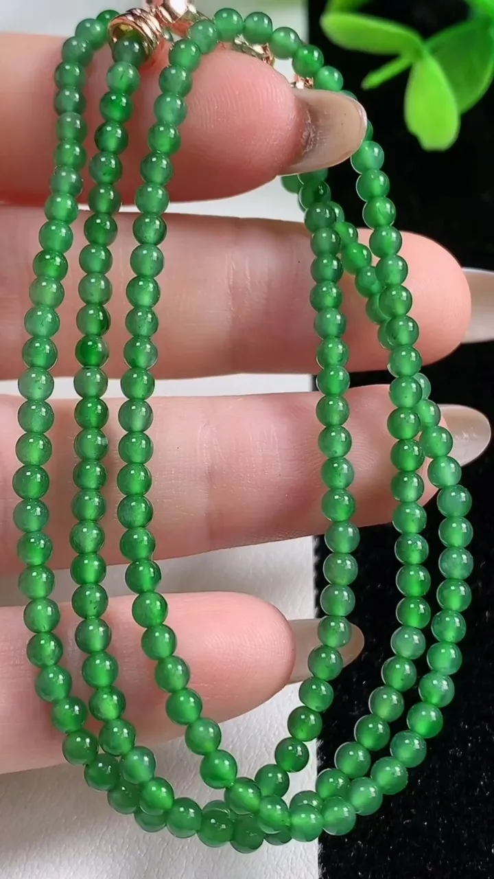 天然A货翡翠小米珠项链，尺寸2.9-176颗，重量:9.29g11月4日
工厂直销收藏佳品,种好水足