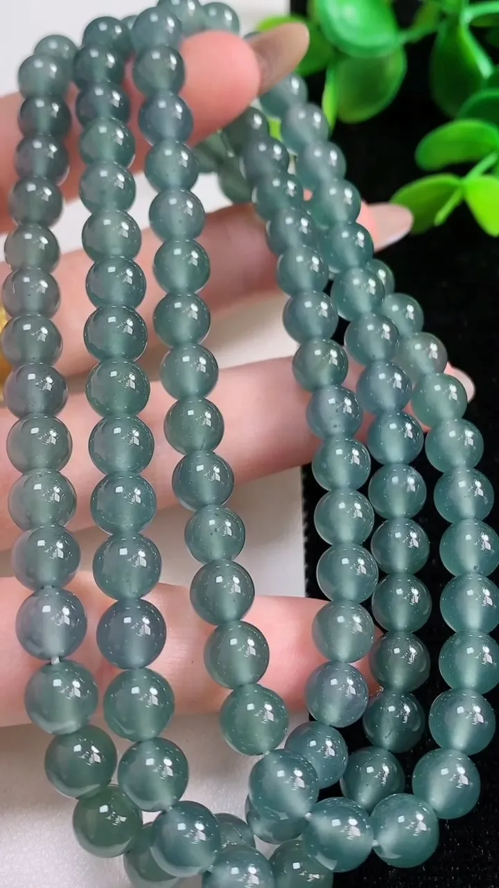 天然A货翡翠货蓝水圆珠项链108颗，尺寸7，重:63.08g11月4日
工厂直销收藏佳品,种好水足，色泽均匀，有种有色，上手高大气！