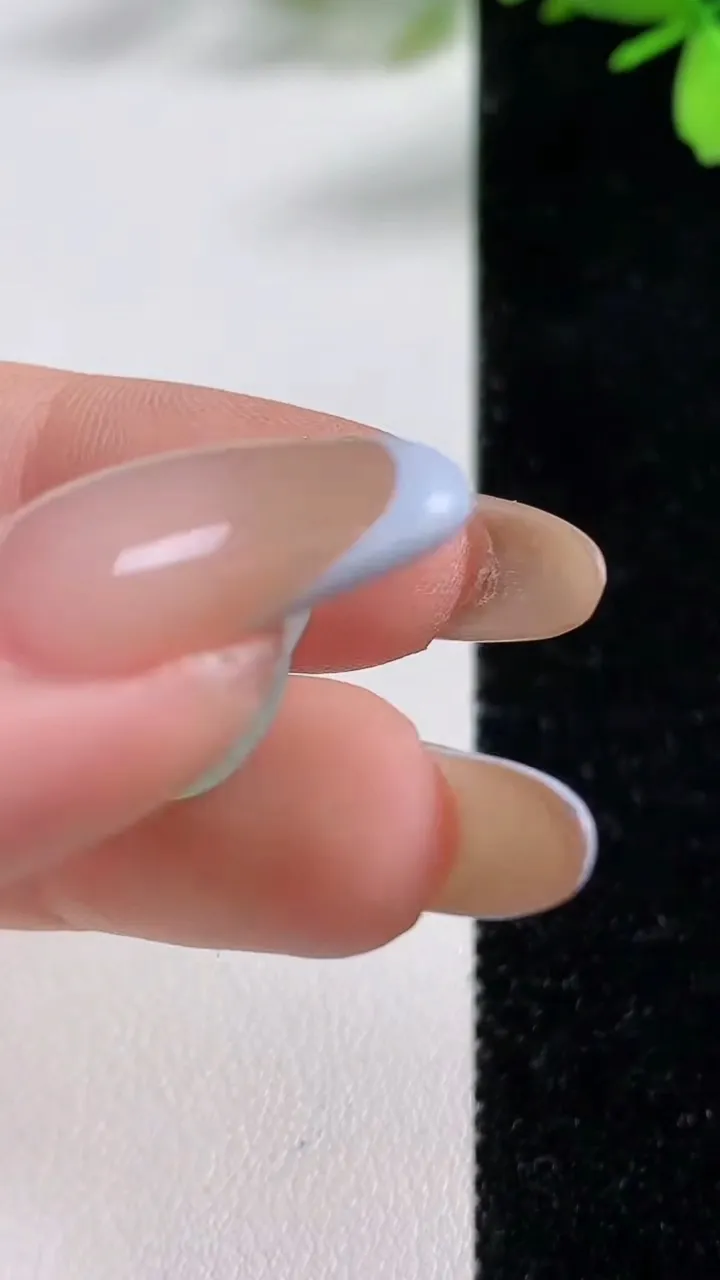 天然A货翡翠葫芦吊坠，尺寸16.2-10.7-4，重:1.76g
11月4日