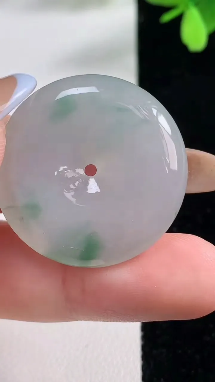 天然A货翡翠冰种飘花平安扣吊坠，尺寸29.5-6，重量:10.90g
11月4日