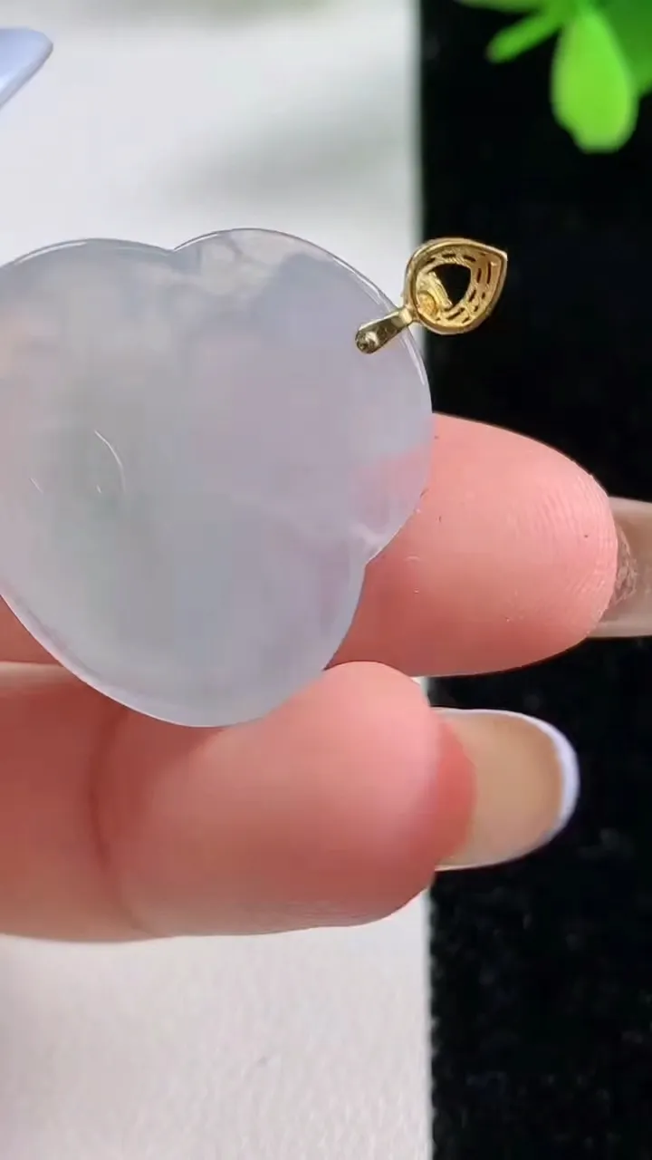 天然A货翡翠财神爷吊坠，尺寸24.4-26-5.8，重量:6.12g
11月4日