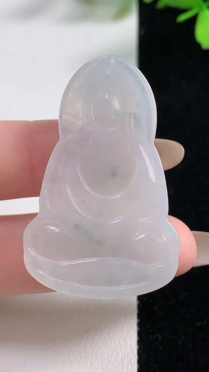 天然A货翡翠飘花观音菩萨吊坠，尺寸45-29-4.6，重:10.37g
11月4日