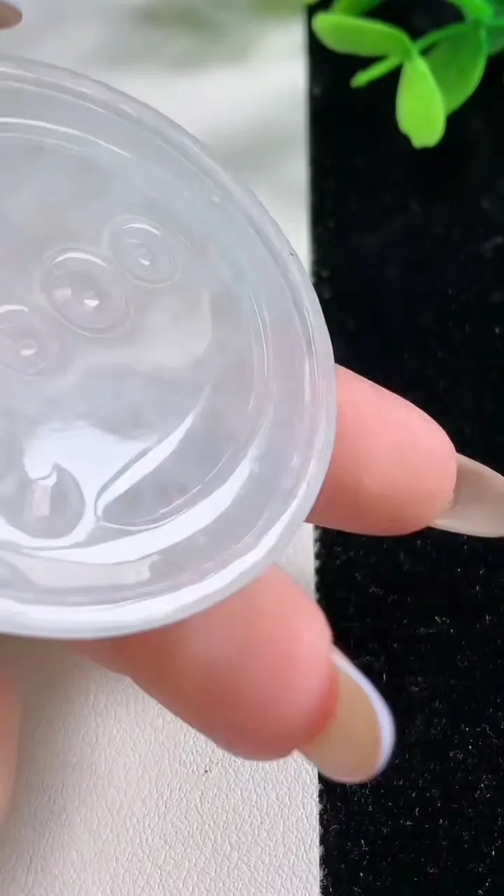 天然A货翡翠千手观音吊坠，尺寸55.4-52.8-5.8，重量:31.11g
11月4日