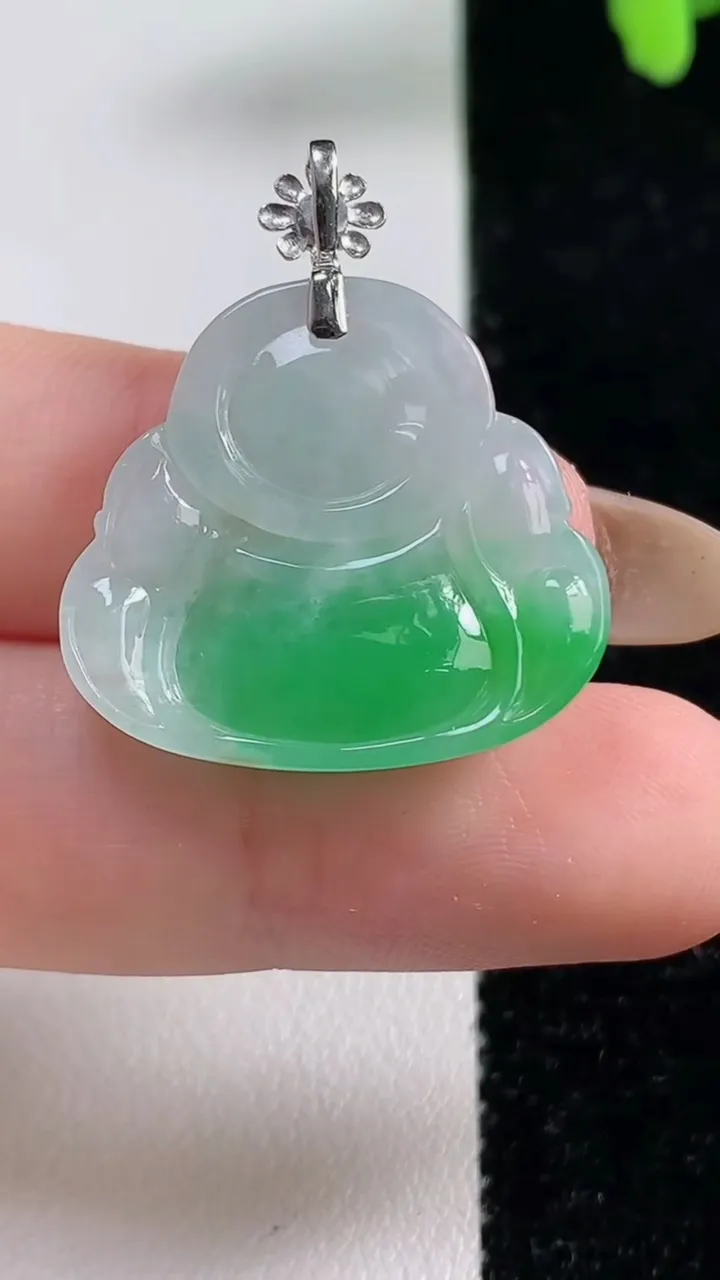 天然A货翡翠佛公吊坠，尺寸22.3-25-5.4，重量:4.91g
11月4日