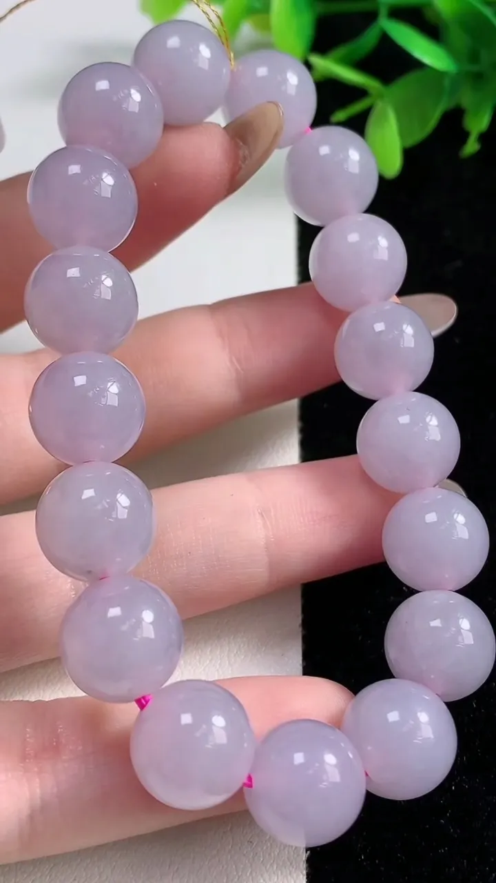 天然A货翡翠紫罗兰圆珠手串，尺寸11.6-17颗，重量:46.50g11月4日
工厂直销收藏佳品,种好水足，色泽均匀，有种有色，上手高大气！