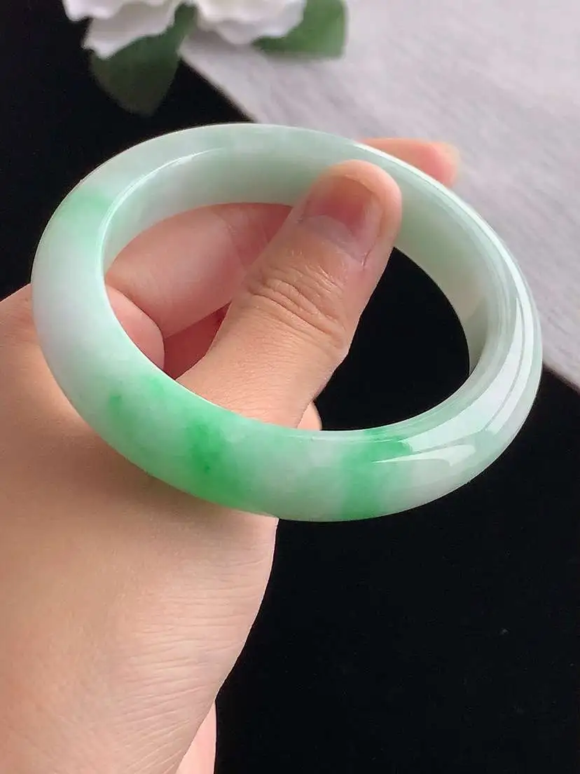 a货翡翠老坑冰种飘绿厚装正装正圈手镯55-56圈口 尺寸55.5×11×9.8mm 重量64.96g