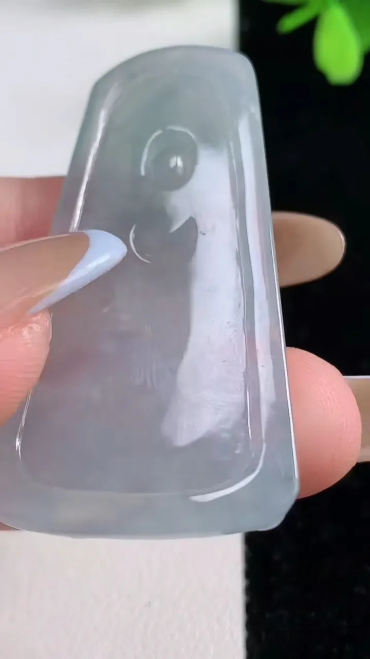 天然A货翡翠普贤菩萨吊坠，尺寸49-25.5-4.8，重量:11.38g
11月4日