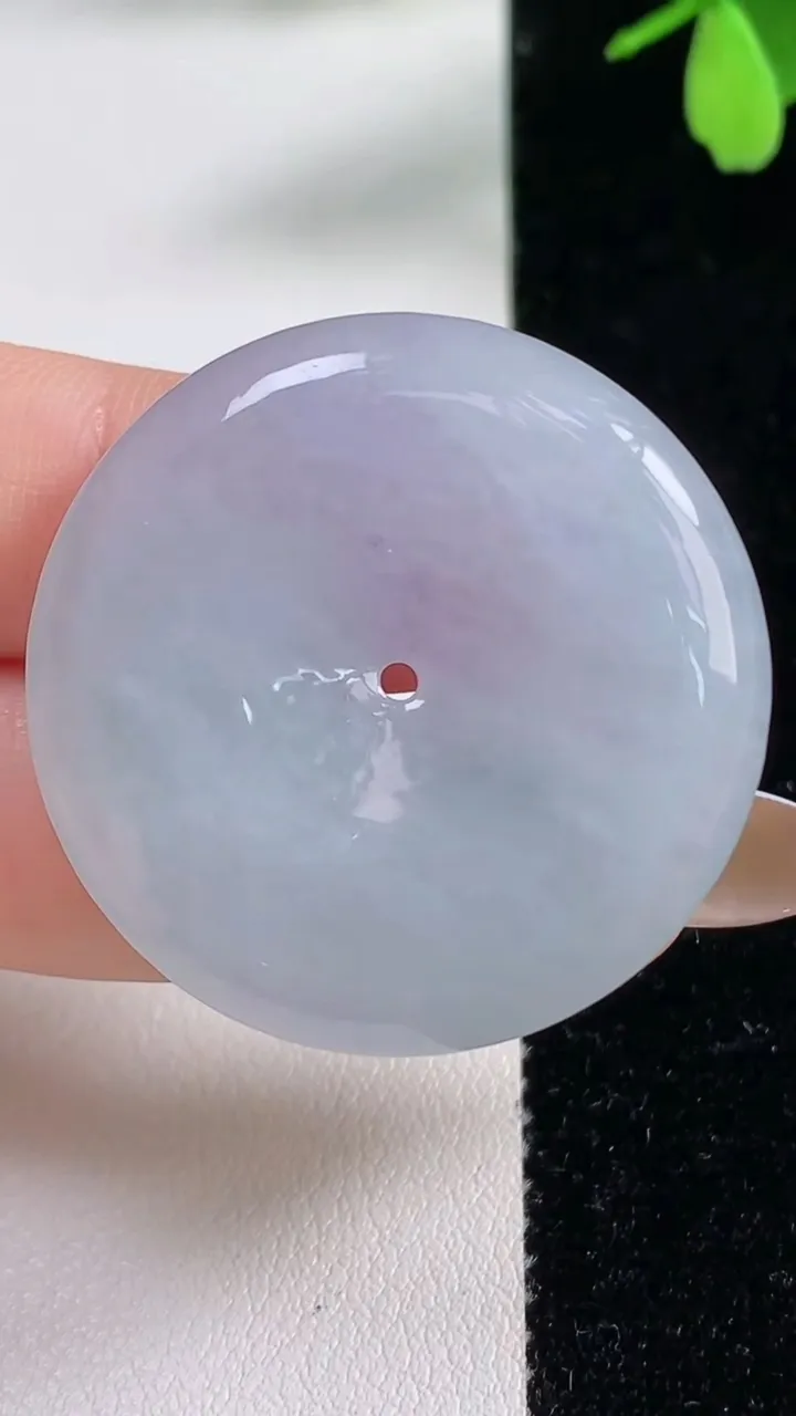 天然A货翡翠紫罗兰平安扣吊坠，尺寸34.8-5.7，重量:14.95g
11月4日