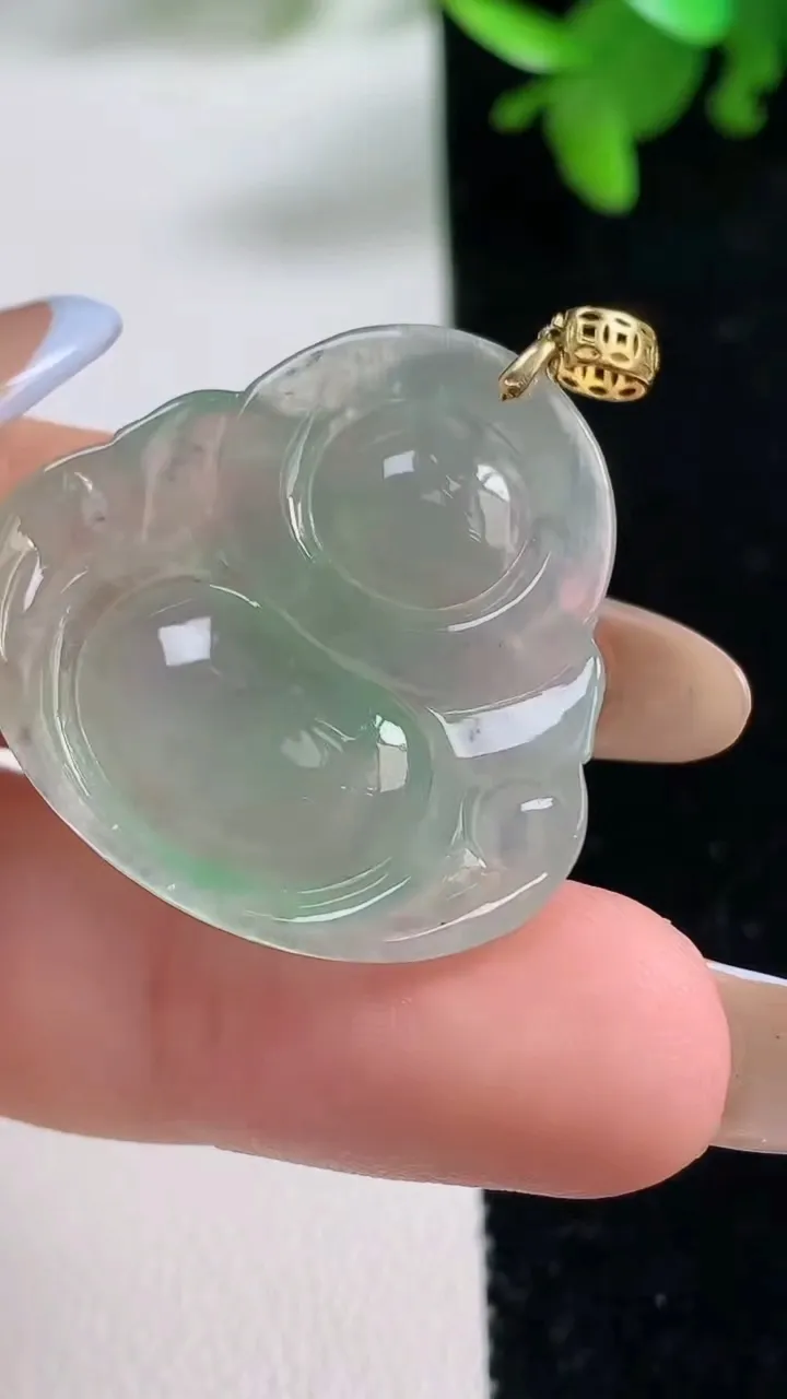 天然A货翡翠佛公吊坠，尺寸28.5-29.5-6.6，重量:7.66g
11月4日