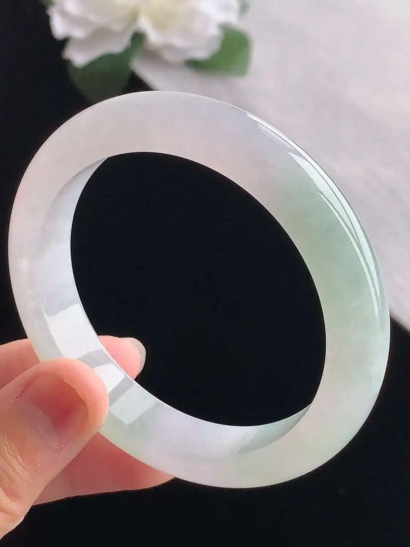 a货翡翠老坑冰种飘绿正装正圈手镯54-55圈口  尺寸54×12×8mm 重量53.03g 1103