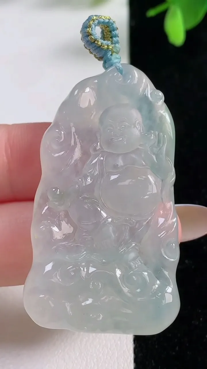 天然A货翡翠逍遥佛吊坠，尺寸49.5-26.6-5.7，重量:17.89g
11月4日