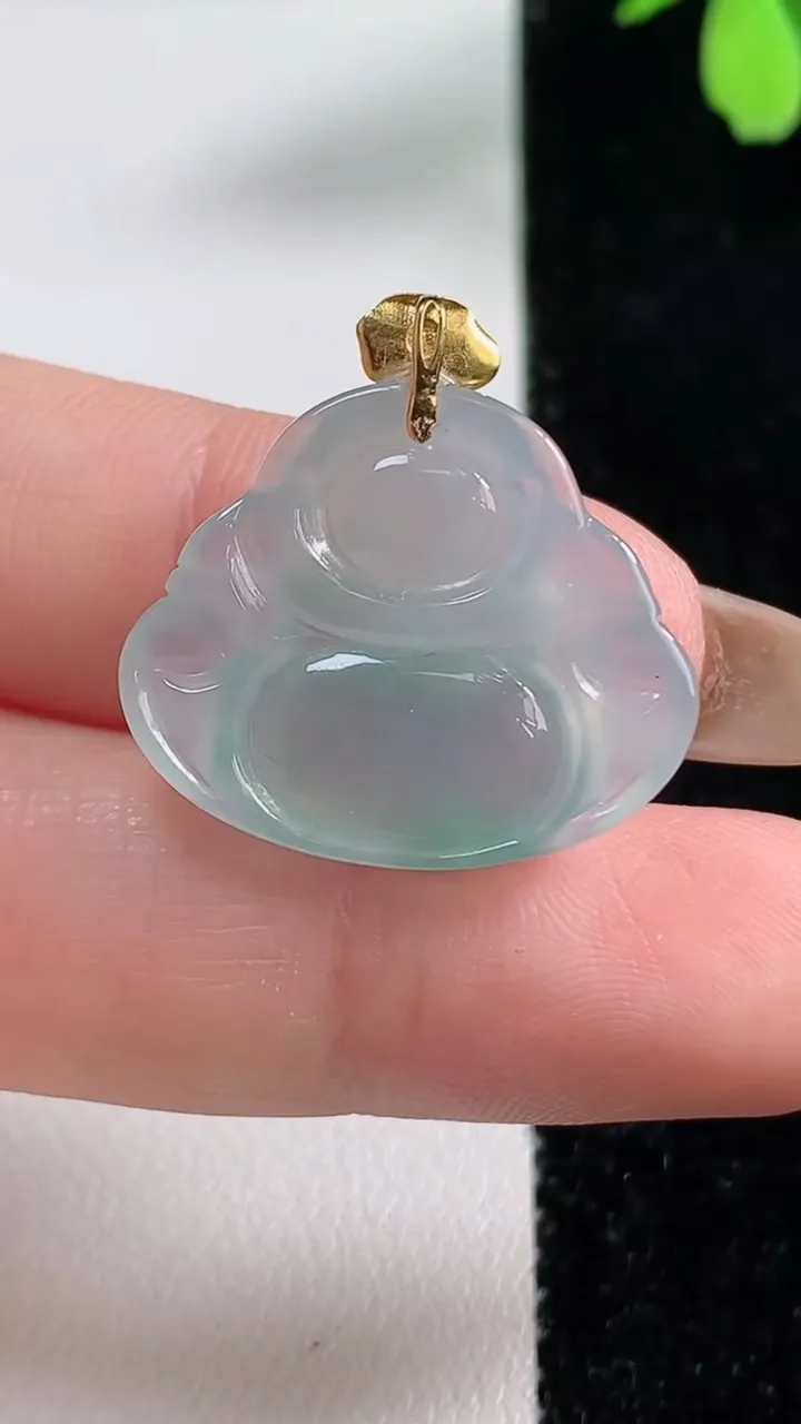 天然A货翡翠佛公吊坠，尺寸20.2-23.6-5.6，重量:4.07g
11月4日