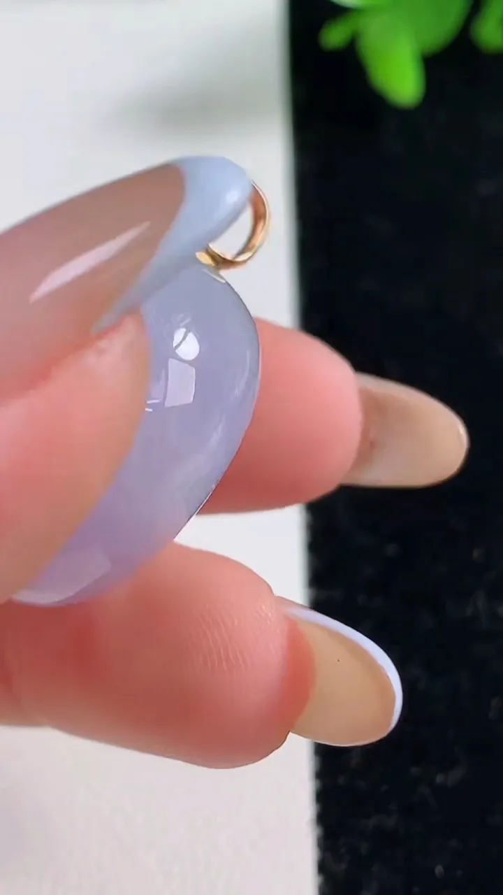 天然A货翡翠18K金紫罗兰路路通吊坠，尺寸24.2-13.8，重量:18.38g
11月4日