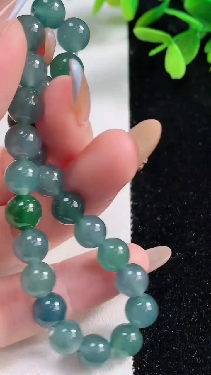 天然A货翡翠圆珠手串，尺寸7.2-24颗，重量:19.21g11月4日
工厂直销收藏佳品,种好水足，