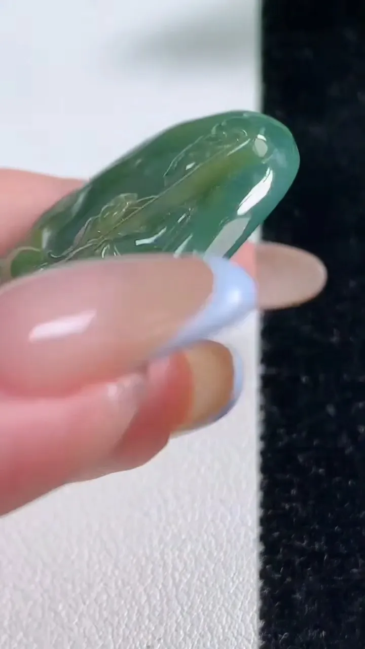 天然A货翡翠蓝水双彩文殊菩萨吊坠，尺寸45.5-31.8-6，重:19.28g
11月4日