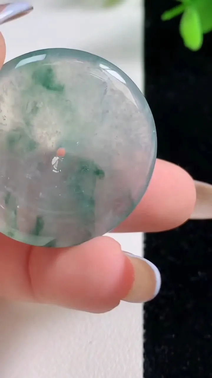 天然A货翡翠种飘花平安扣吊坠，尺寸33.2-5.7，重量:13.15g
11月4日