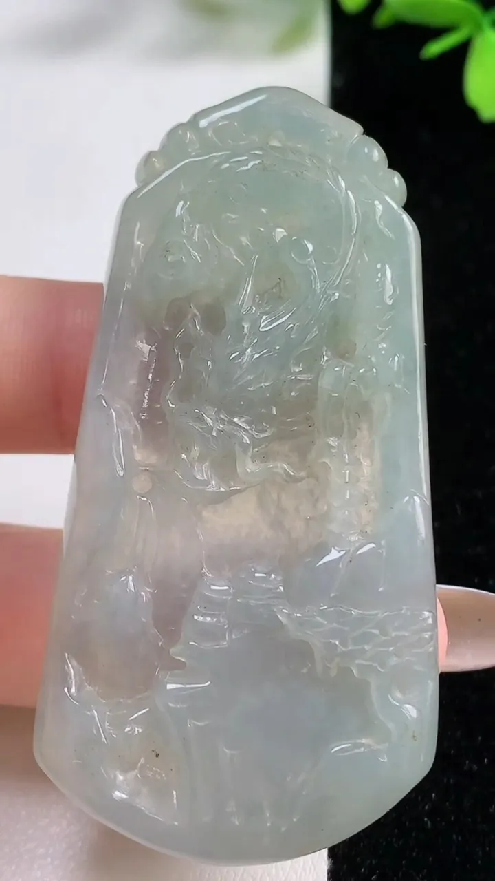 天然A货翡翠龙牌吊坠，尺寸 60-32-6，重: 27.33g
11月4日