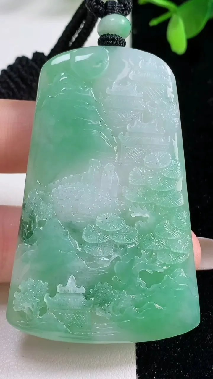 天然A货翡翠山水牌吊坠，尺寸62.3-38.7-6.1，重量:35.65g
11月4日