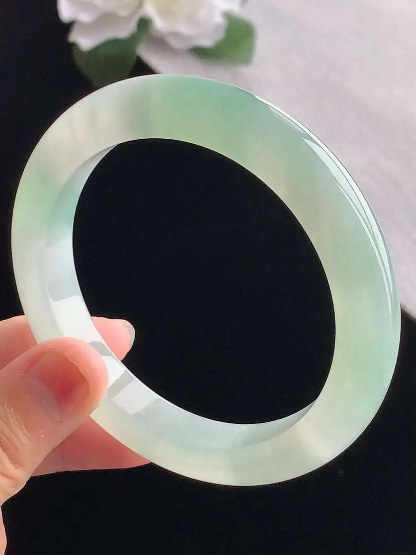 a货翡翠老坑冰种晴绿厚装正装正圈手镯58-59圈口  尺寸58.8×11×9.3mm 重量64.25